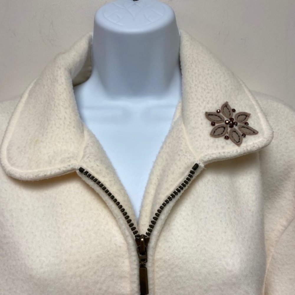 Alfred Dunner Zip Up Fleece Jacket w/Beaded‎ Floral Applique - Picture 5 of 10